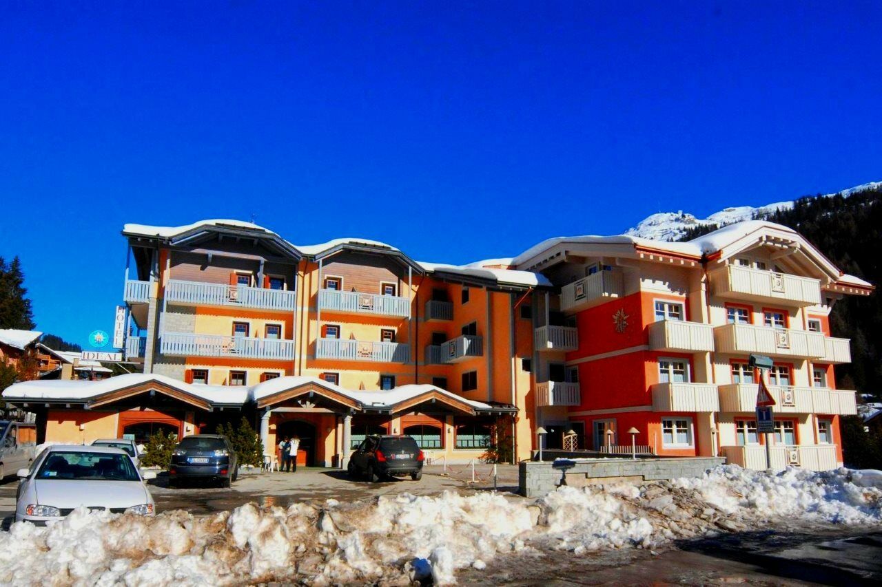 Hotel Ideal Мадонна-ди-Кампильо Экстерьер фото